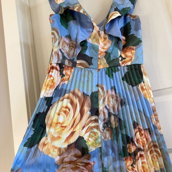 Chi Chi London Floral Print Ruffle Pleated Midi Dress in Blue EUC Sz M (UK 14) - Picture 10 of 11